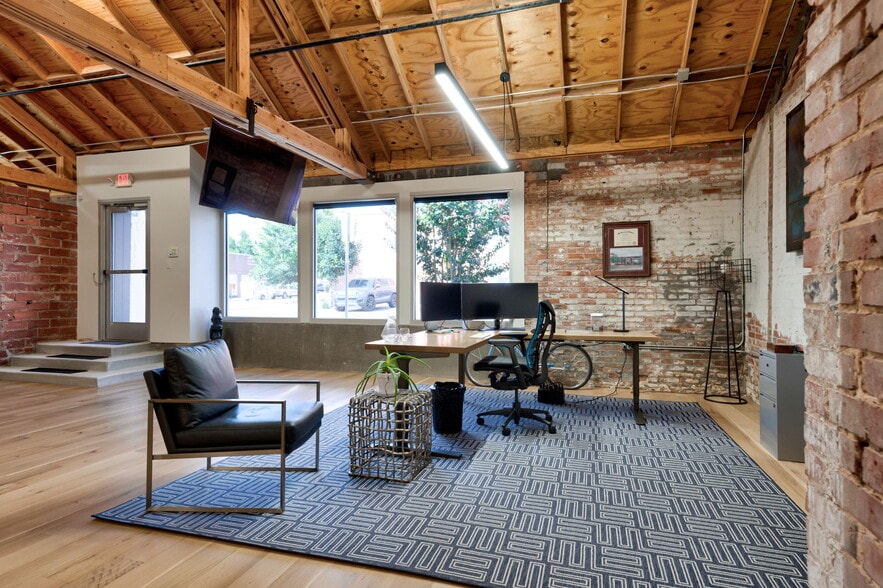 More Photos Of 111 NW 8th St, Oklahoma City Office For Sale