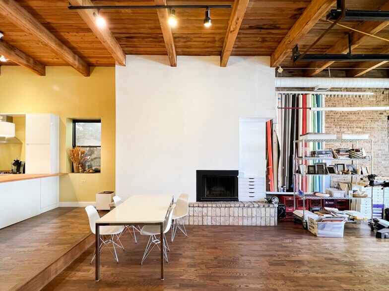 More Photos Of 1113 W Armitage Ave, Chicago Storefront Retail Office For Lease