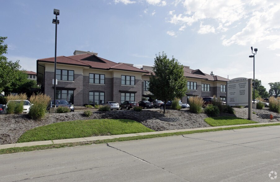 More Photos Of 615 Valley View Dr, Moline Medical For Lease