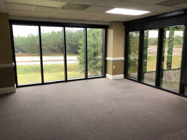 More Photos Of 25 Goss Dr, Hampton Medical For Sale