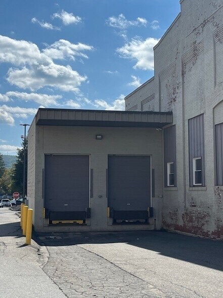 More Photos Of 374 West St, Bristol Manufacturing For Lease