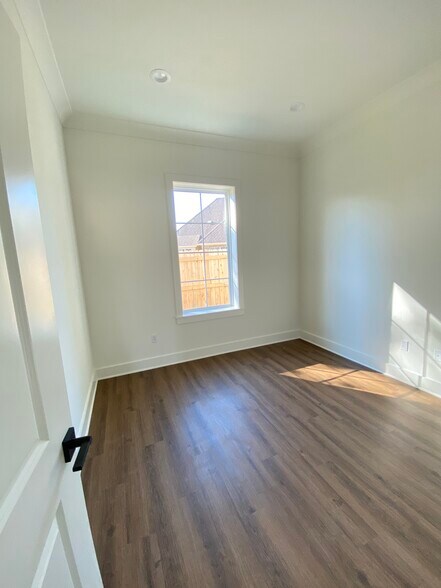 More Photos Of 1923 Southern Loop, Shreveport Loft Creative Space For Lease