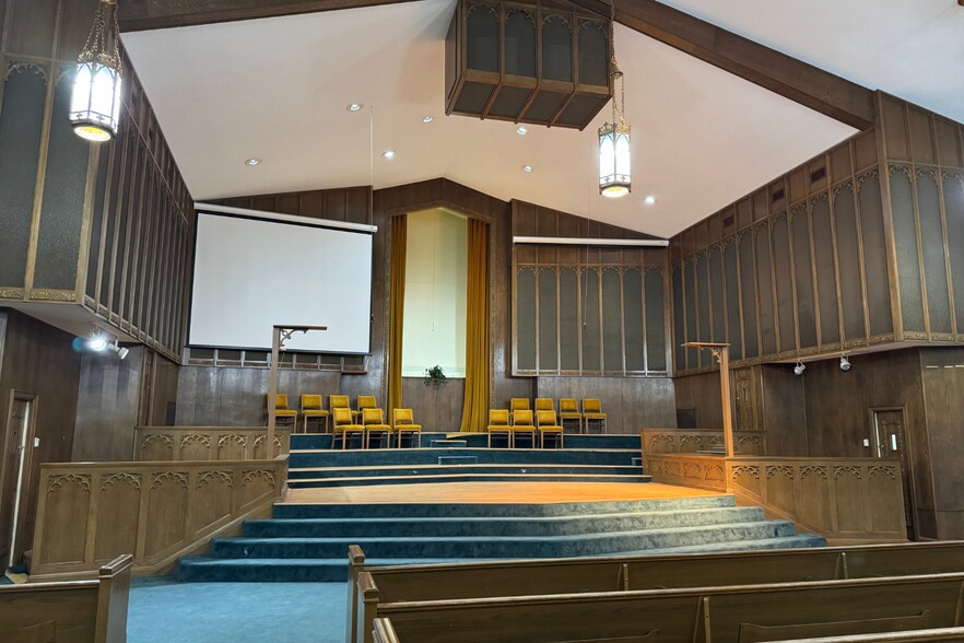 More Photos Of 821 Laurel St, La Marque Religious Facility For Sale