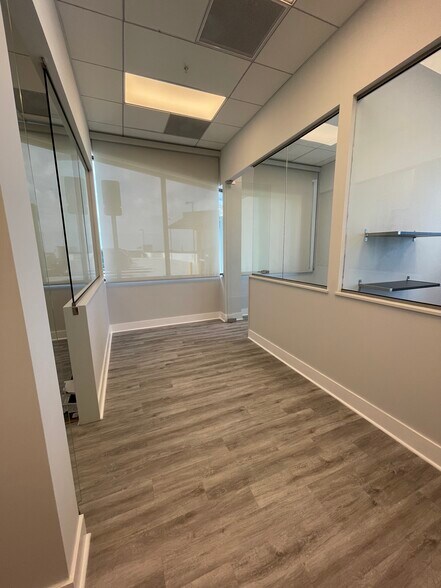More Photos Of 19790 W Dixie Hwy, Aventura Office For Sale