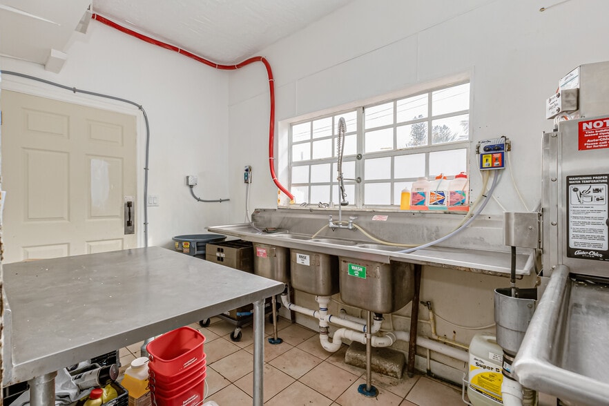More Photos Of 5935 S Highway A1A, Melbourne Beach Hotel For Sale