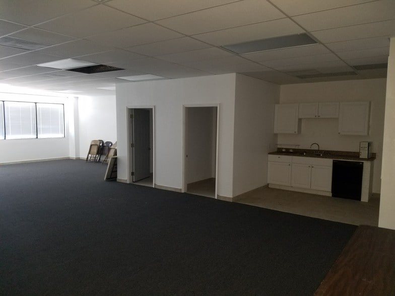 More Photos Of 15802 Lee Rd, Humble Office For Lease