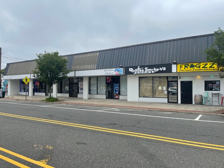 Primary Photo Of 419-437 Hawkins Ave, Ronkonkoma Storefront For Sale