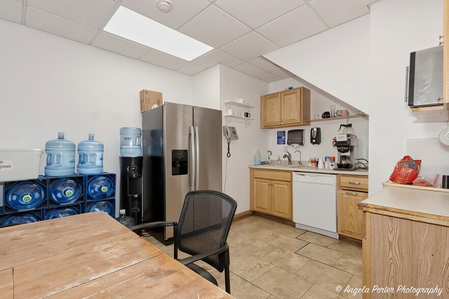 More Photos Of 947 Carney Ct, Antioch Industrial For Sale