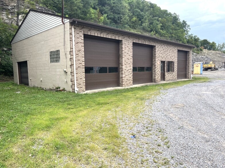 More Photos Of 1235 Evergreen Rd, Pittsburgh Auto Repair For Sale