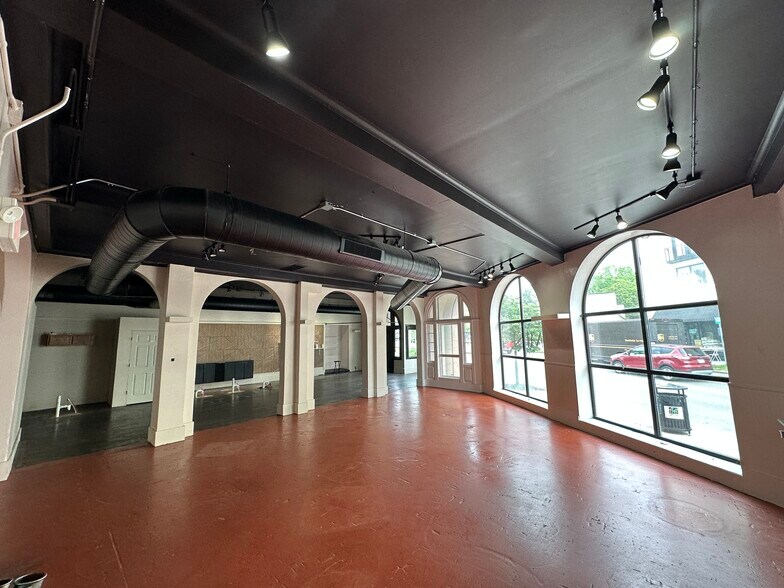 More Photos Of 1420 Lake Dr SE, Grand Rapids Restaurant For Lease