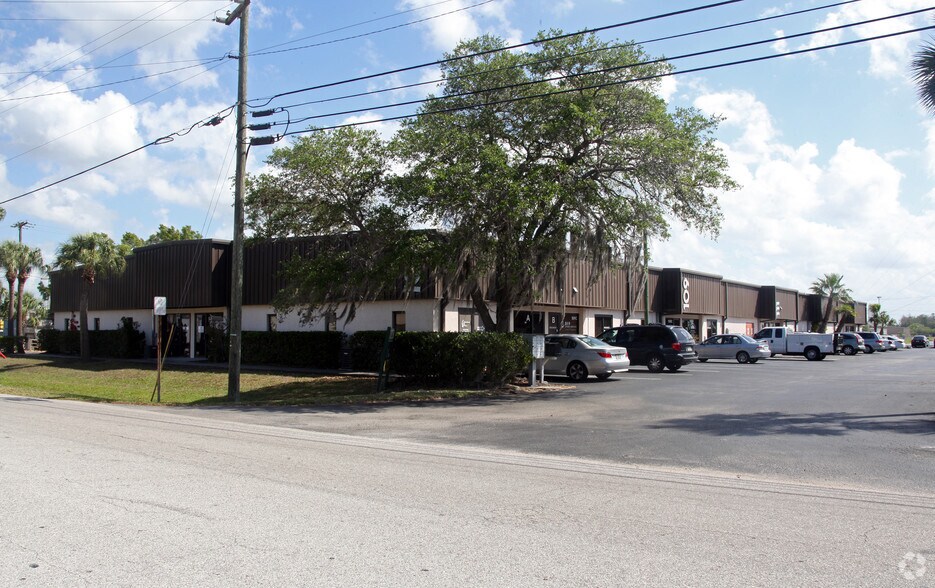 More Photos Of 109-111 Dunbar Ave, Oldsmar Warehouse For Lease