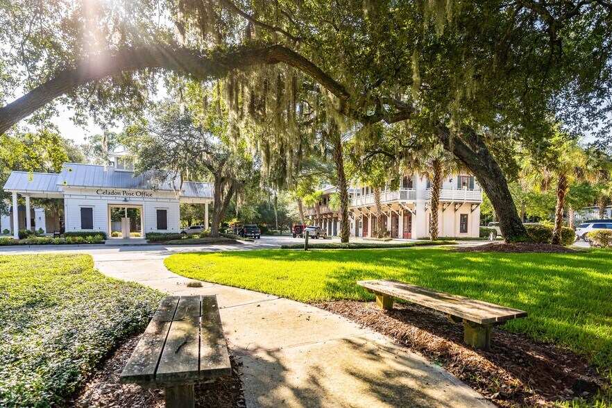 More Photos Of 12 Celadon Dr, Beaufort Storefront Retail Office For Lease