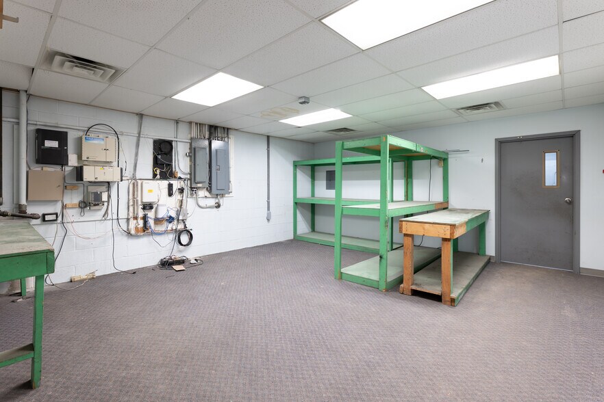 More Photos Of 807 S 27th St, Harrisburg Warehouse For Lease