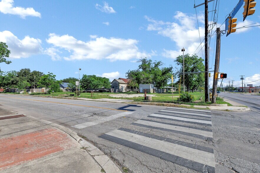 More Photos Of 1023 Cupples Rd, San Antonio Land For Sale