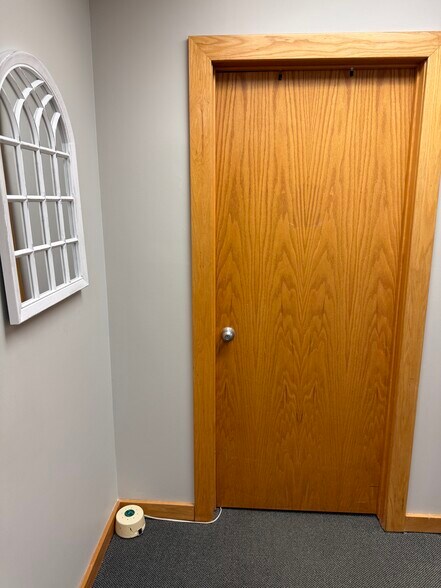 More Photos Of 8287-8289 Loop Rd, Baldwinsville Office For Lease