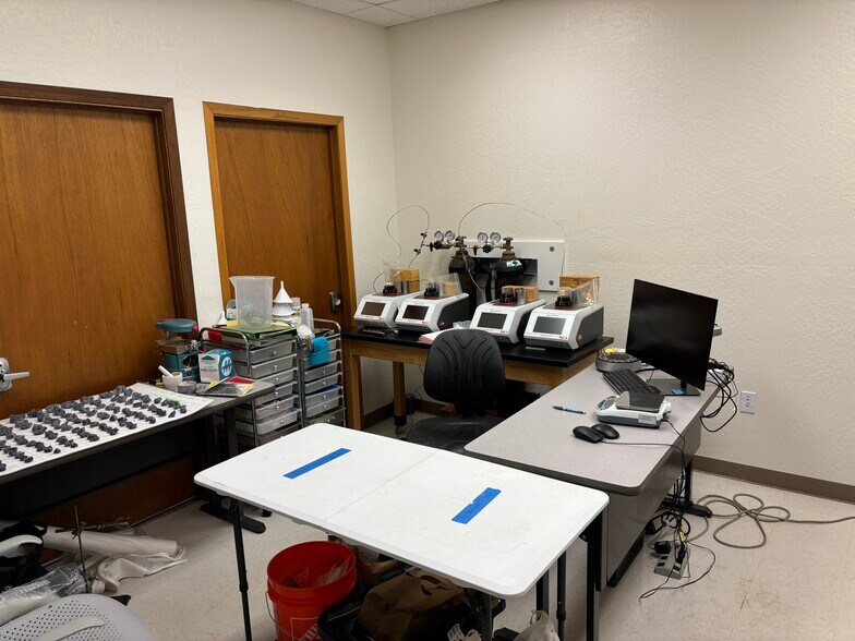 More Photos Of 1280 Kamehameha, Hilo Light Manufacturing For Lease