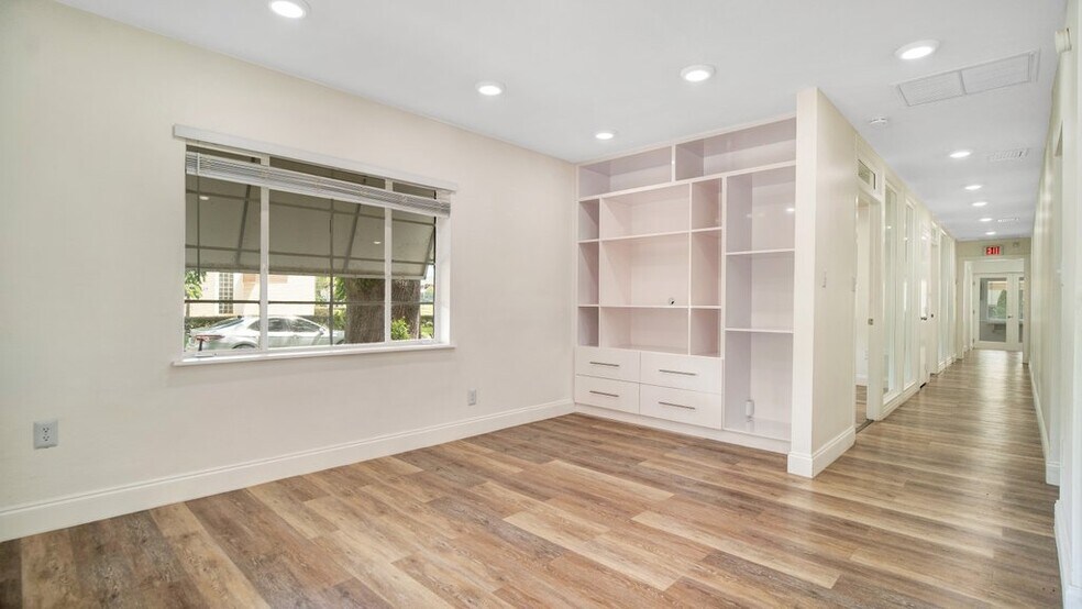 More Photos Of 230 E Marks St, Orlando Office Residential For Lease