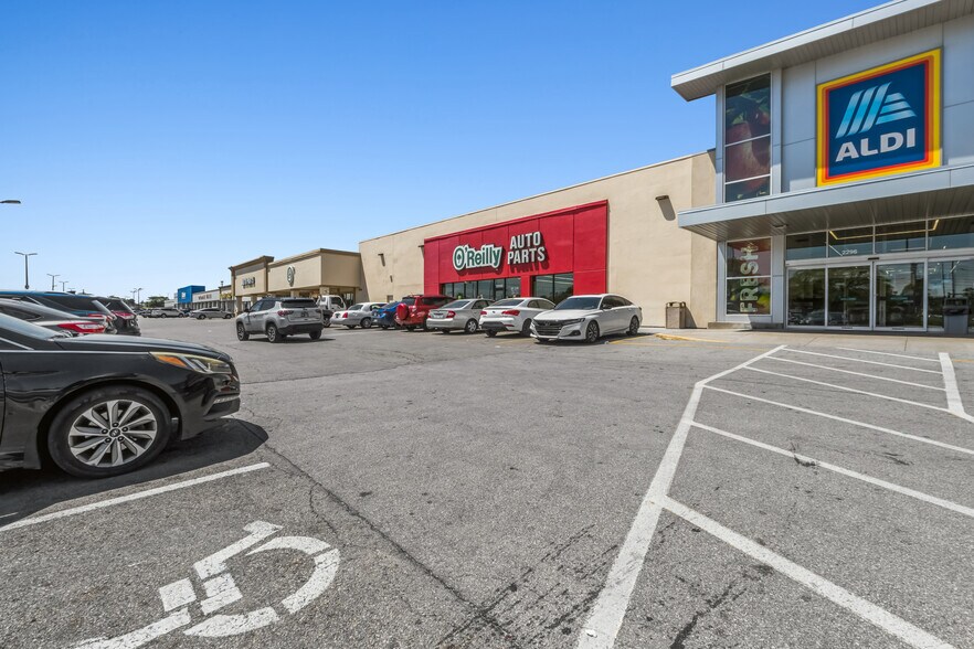 More Photos Of 2200-2296 Morse Rd, Columbus Unknown For Lease