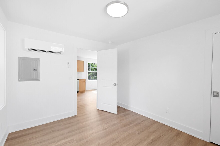 More Photos Of 701 Bowling Ave, Nashville Apartments For Sale