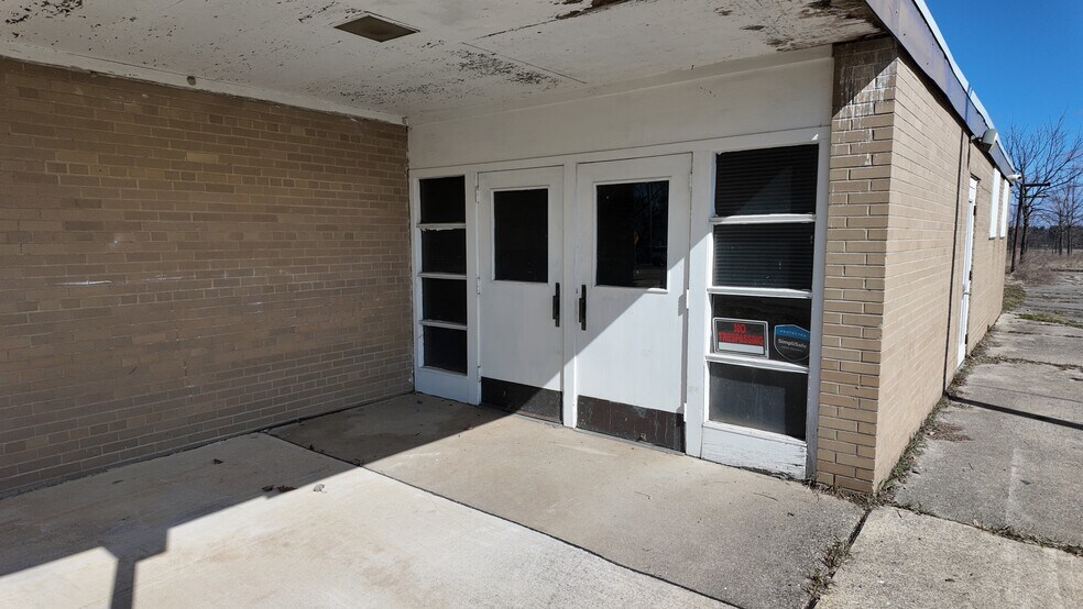 More Photos Of 11700 E Pleasant Lake Rd, Manchester Office For Sale