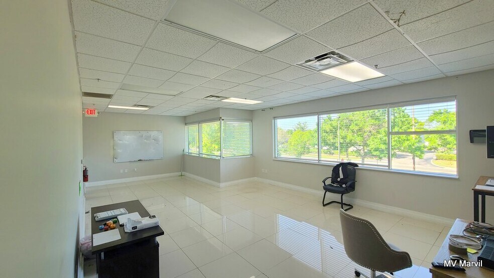 More Photos Of 6450 Kingspointe Pky, Orlando Light Distribution For Lease