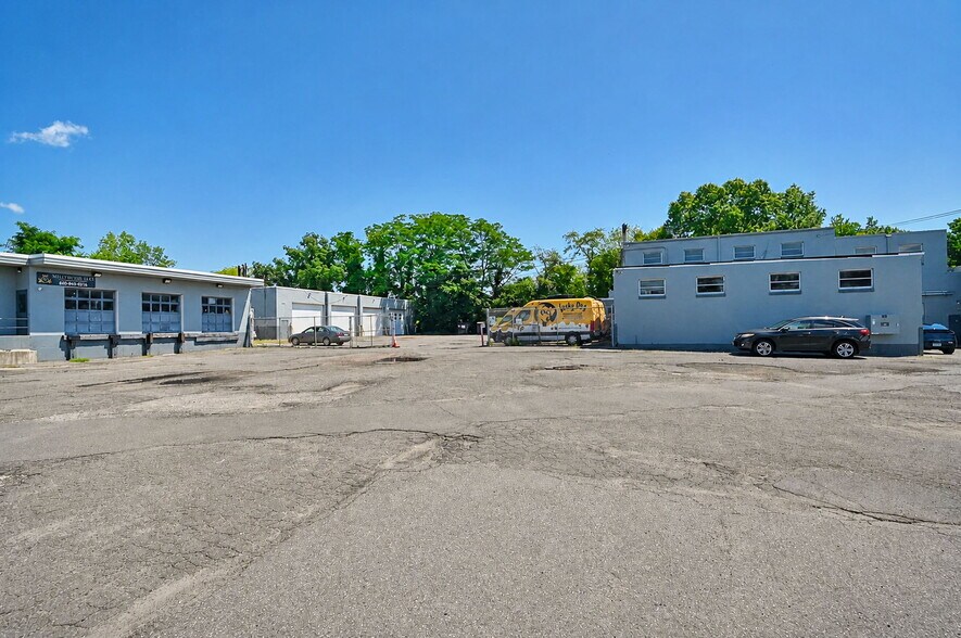 More Photos Of 1510 John Fitch Blvd, South Windsor Refrigeration Cold Storage For Lease