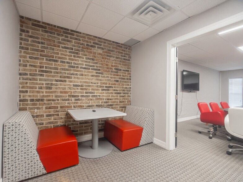 More Photos Of 6001 Nw Expressway, Oklahoma City Office For Sale