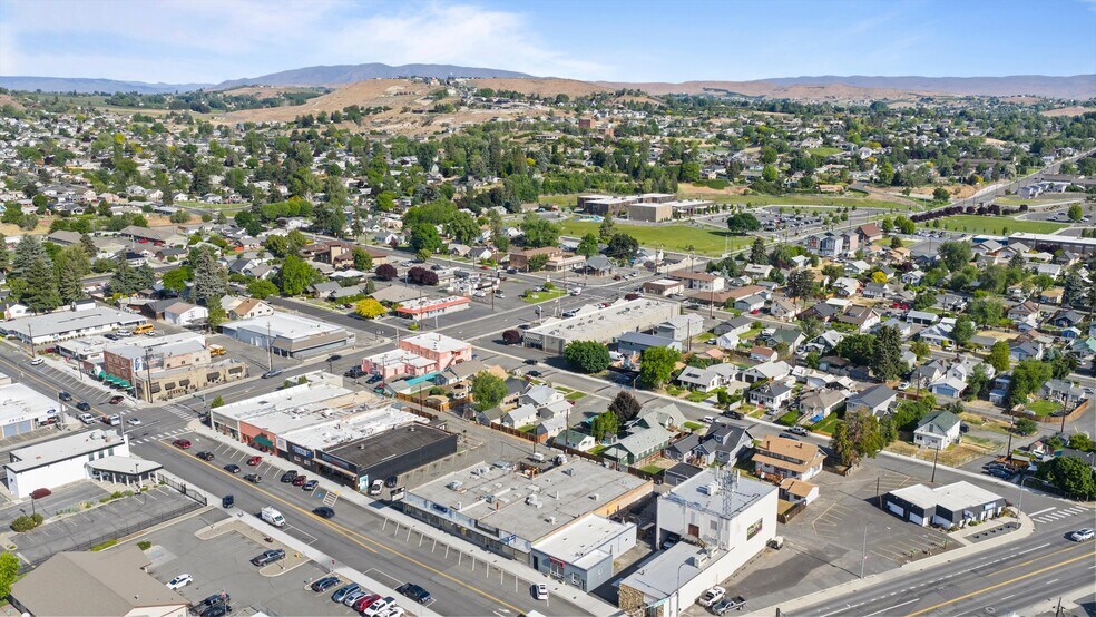 More Photos Of , Selah General Retail For Sale