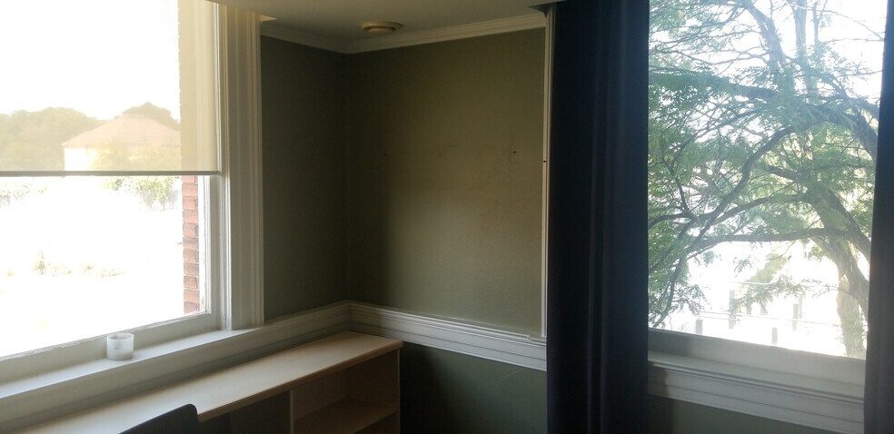 More Photos Of 34 Water St N, Cambridge Office For Lease