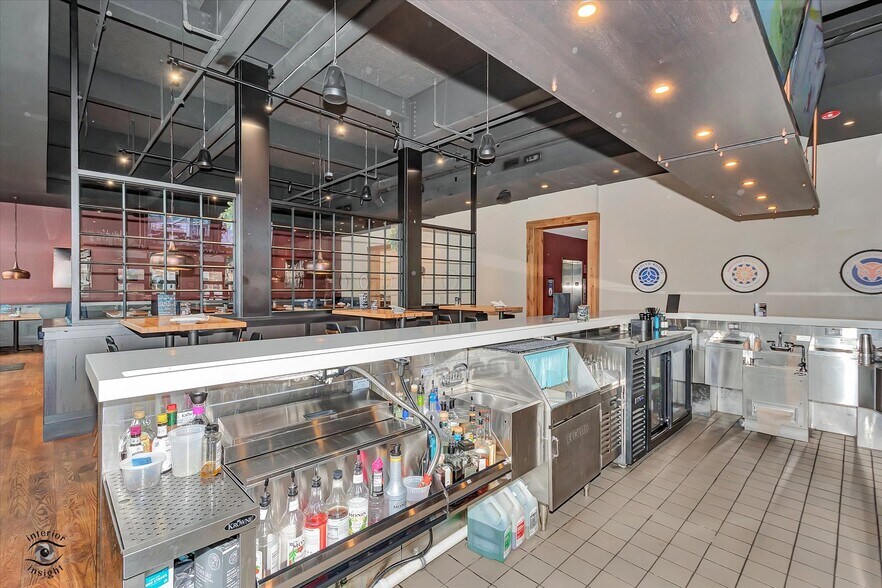 More Photos Of 140 Washington Sq, Washington General Retail For Sale