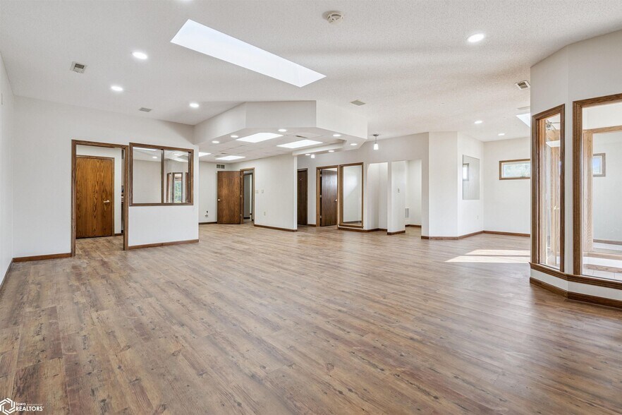 More Photos Of 3031 Flint Hills Dr, Burlington Office For Sale