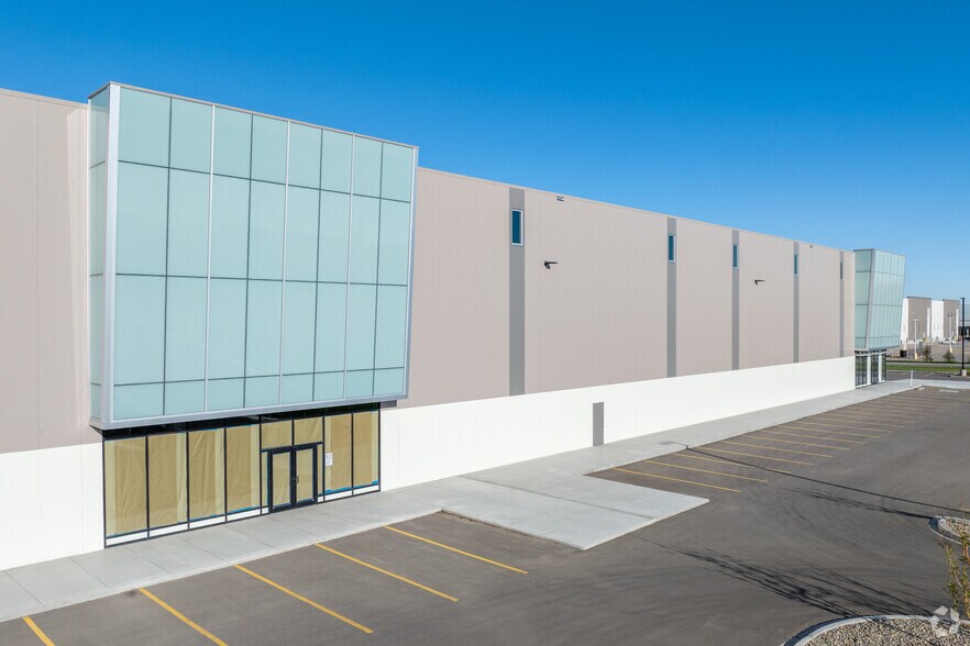 More Photos Of 260085 Range Road 293, Calgary Warehouse For Lease