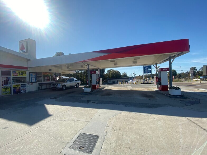 More Photos Of 709 S Broad St, Brooksville Service Station For Sale