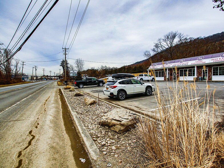 More Photos Of 42 Windsor Hwy, New Windsor Township Storefront Retail Office For Lease
