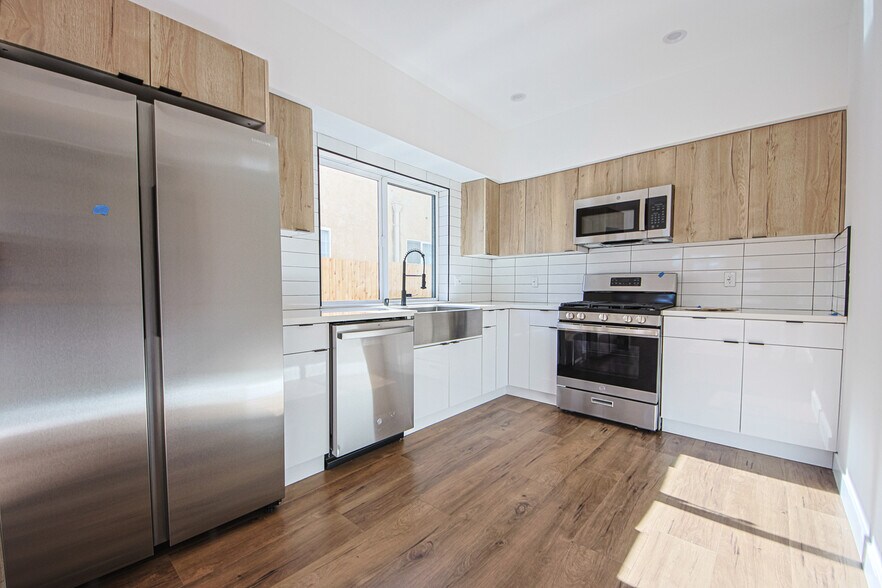 More Photos Of 6421 Troost Ave, North Hollywood Apartments For Sale