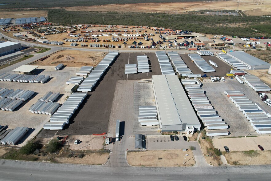 More Photos Of 1118 Beltway Pkwy, Laredo Warehouse For Lease