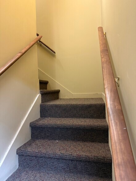 More Photos Of 122 Lynnwood, Knoxville Office For Sale