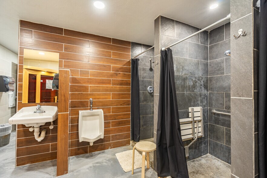 More Photos Of 300 1st Ave W, Kalispell Storefront Retail Office For Sale