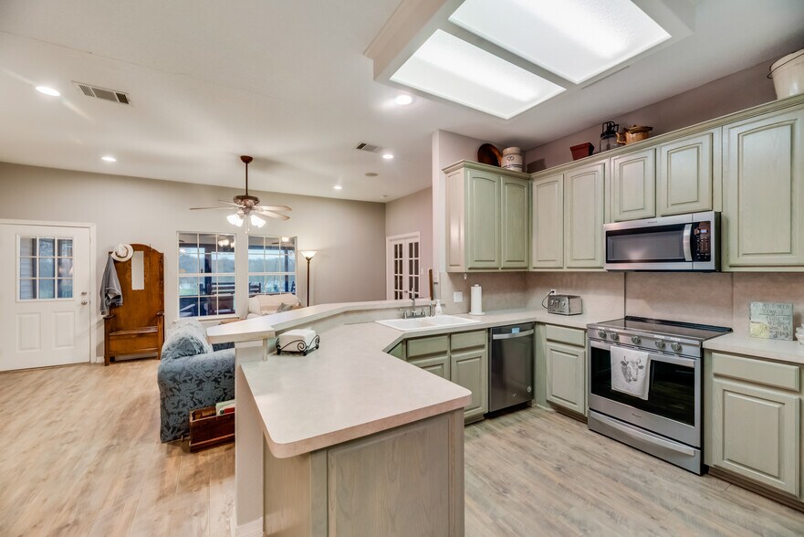 More Photos Of 955 Jack Eastham, Avalon Land For Sale