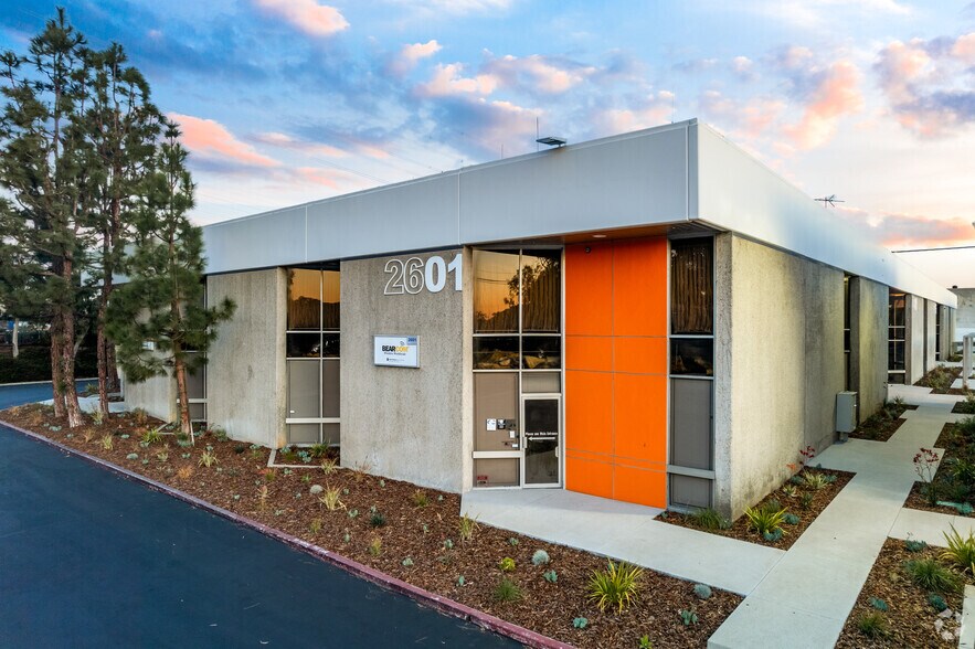 More Photos Of 2611-2615 Manhattan Beach Blvd, Redondo Beach Office For Lease