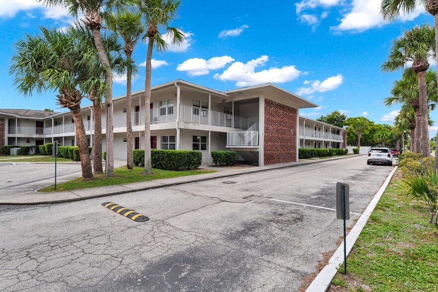 More Photos Of 1525 S Fiske Blvd, Rockledge Apartments For Sale