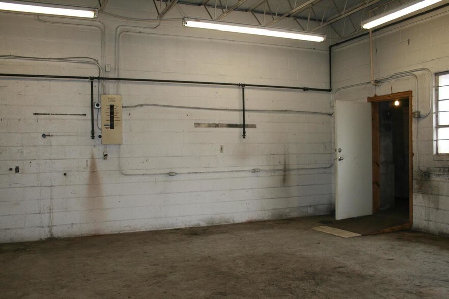 More Photos Of 4896 Scioto Darby Rd, Hilliard Auto Repair For Sale