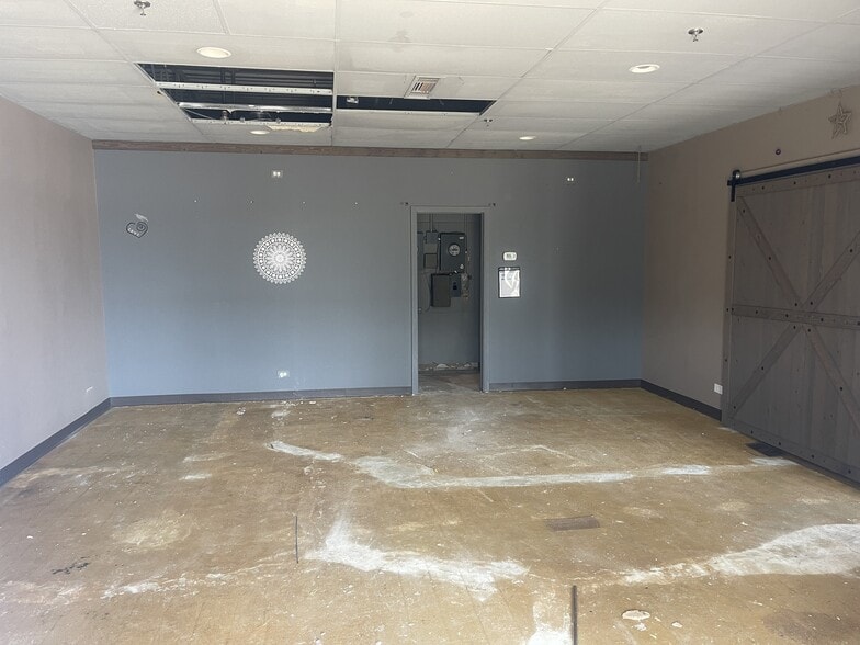 More Photos Of 1397-1501 W Dundee Rd, Buffalo Grove Freestanding For Lease