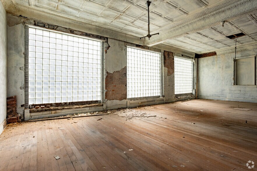 More Photos Of 421 Main St, Madison General Retail For Sale