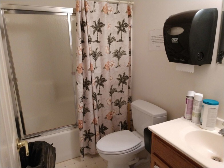 More Photos Of 1413 Teakwood Dr, Tappahannock Office For Lease