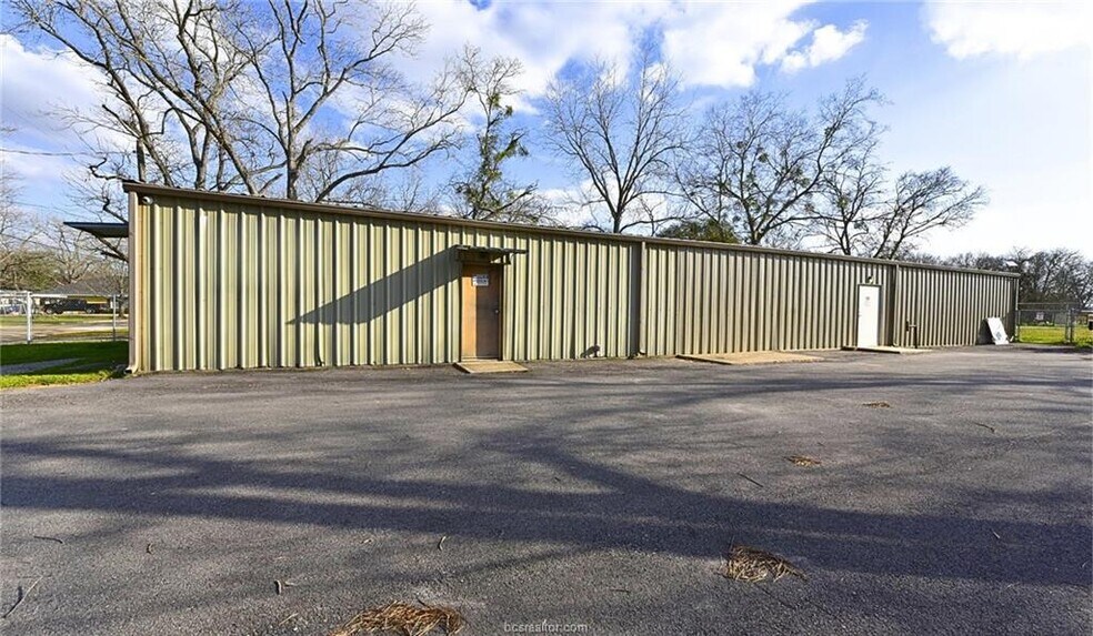 More Photos Of 409 N Stone St, Caldwell Flex For Lease