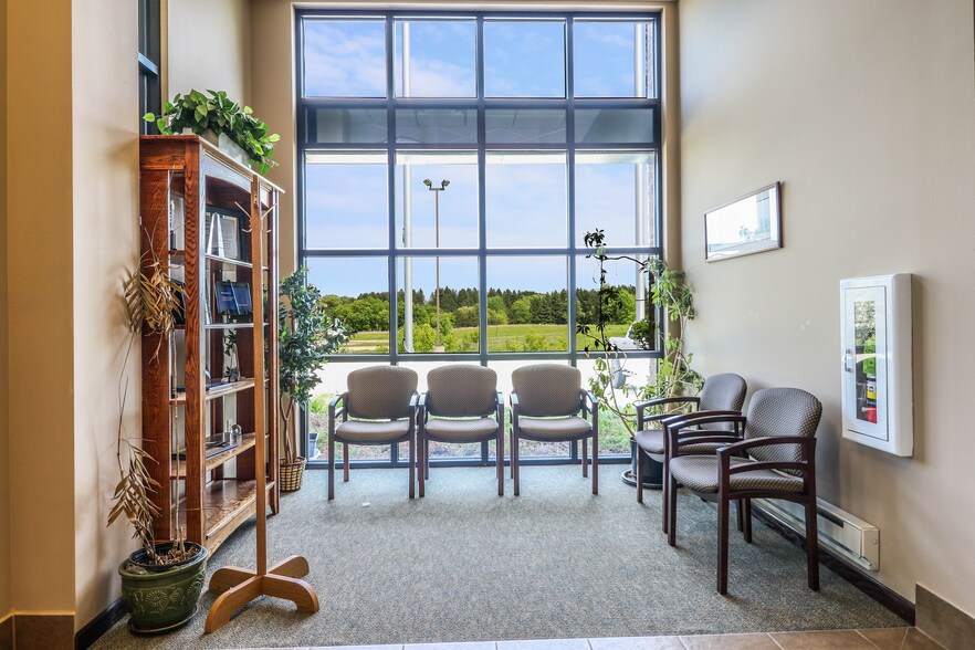 More Photos Of 1990 Godfrey Dr, Waupaca Office For Sale
