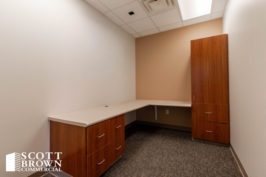 More Photos Of 2700 Village Pky, Highland Village Office For Lease