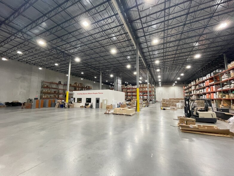 More Photos Of 571 Hollow Rd, Phoenixville Warehouse For Lease