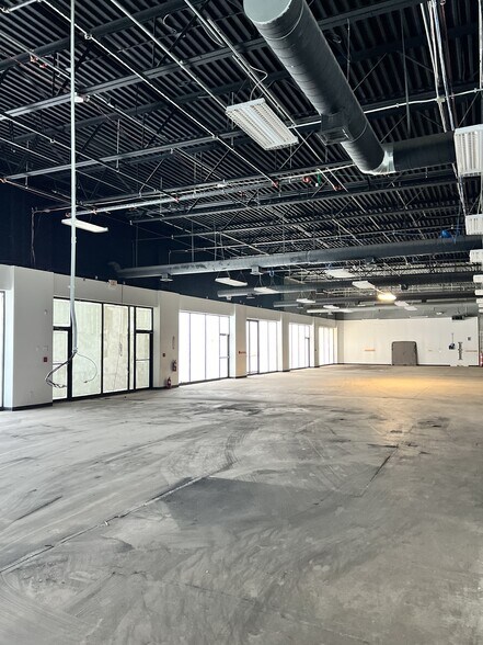 More Photos Of 6650 Highland Rd, Waterford Unknown For Lease